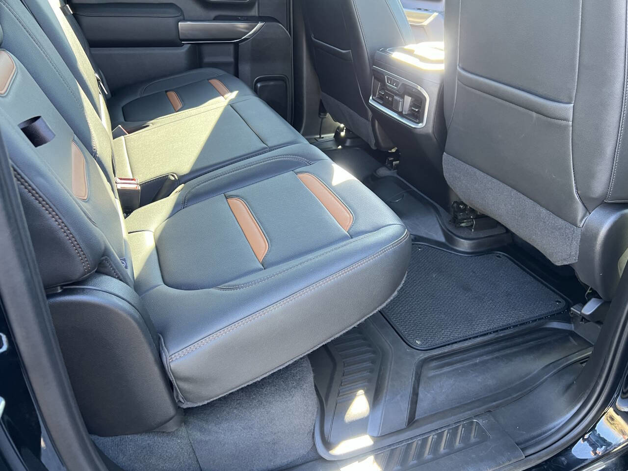 Used 2021 GMC Sierra 2500 AT4 w/ AT4 Preferred Package image 28