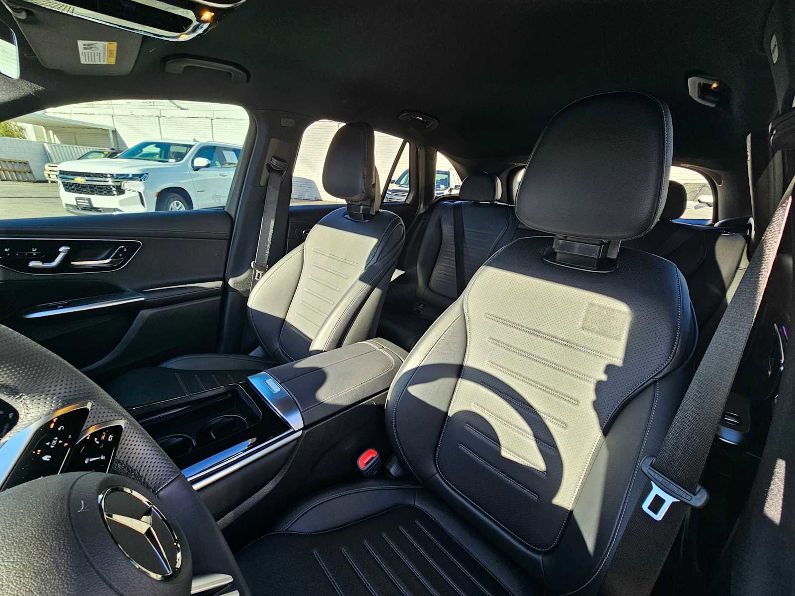 Used 2025 Mercedes-Benz GLC 300 image 21