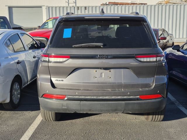 Used 2024 Jeep Grand Cherokee Altitude AWD/4WD image 8