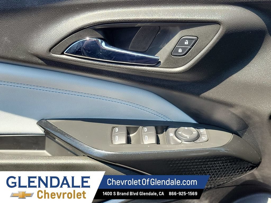 Certified 2025 Chevrolet Trax LT FWD image 29
