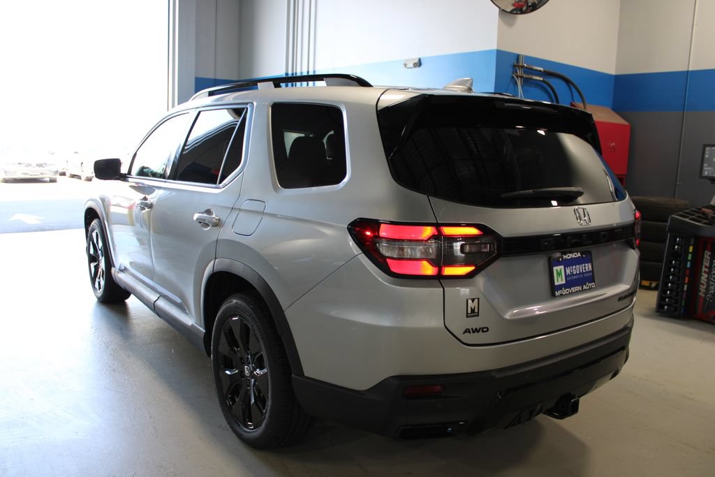 New 2026 Honda Pilot Black Edition image 8