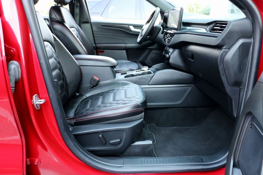 Used 2024 Ford Escape ST-Line Elite w/ Premium Technology Package image 34