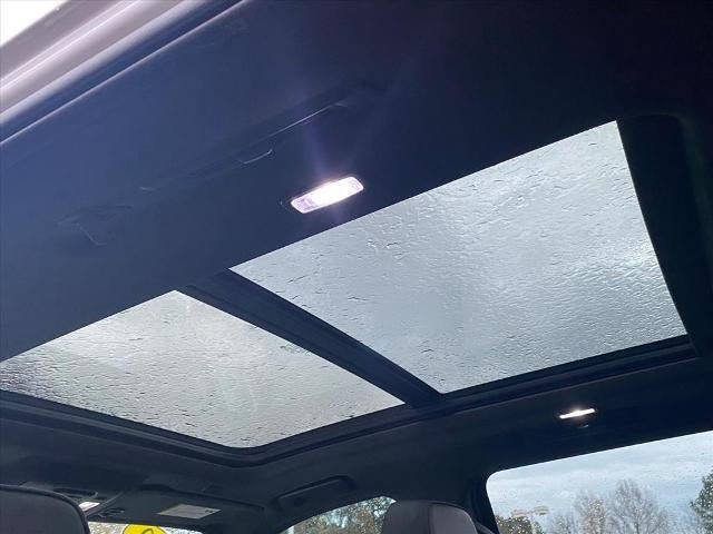 Used 2022 Chevrolet Suburban High Country AWD/4WD image 27