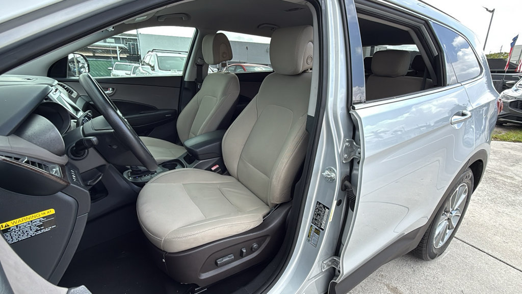 Used 2017 Hyundai Santa Fe SE FWD image 21