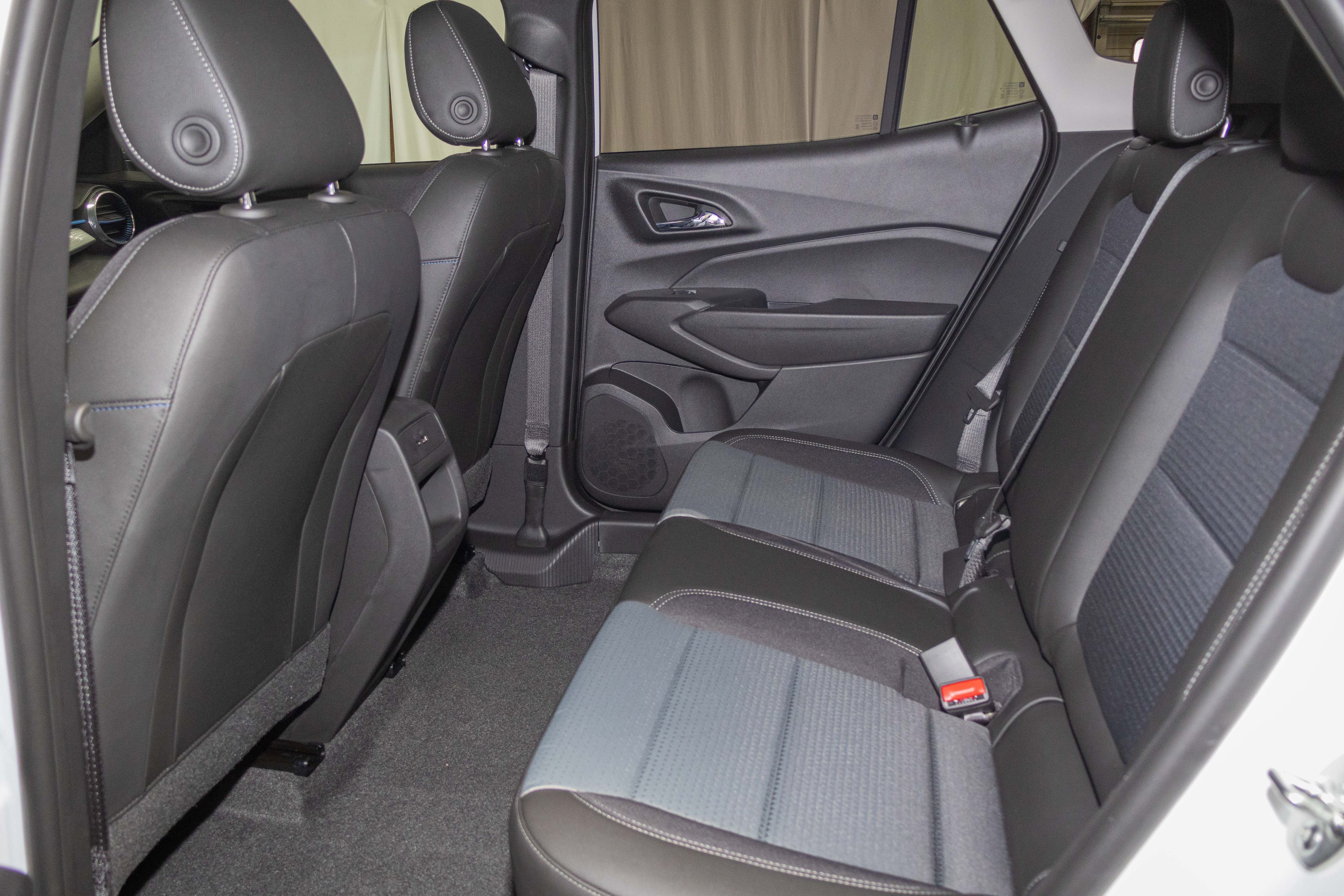 New 2026 Chevrolet Trax LT w/ Driver Confidence Package FWD image 9