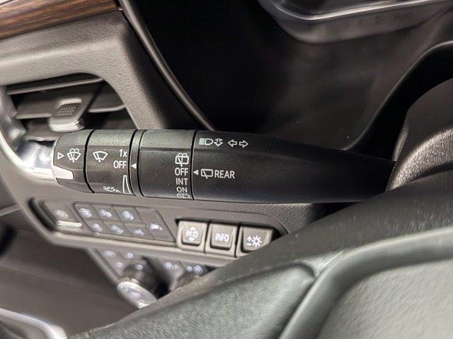 Used 2023 Chevrolet Tahoe High Country w/ Advanced Technology Package AWD/4WD image 21