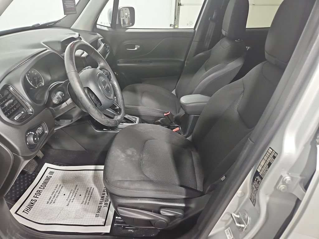 Used 2019 Jeep Renegade Altitude w/ UConnect 8.4 Nav Group AWD/4WD image 10
