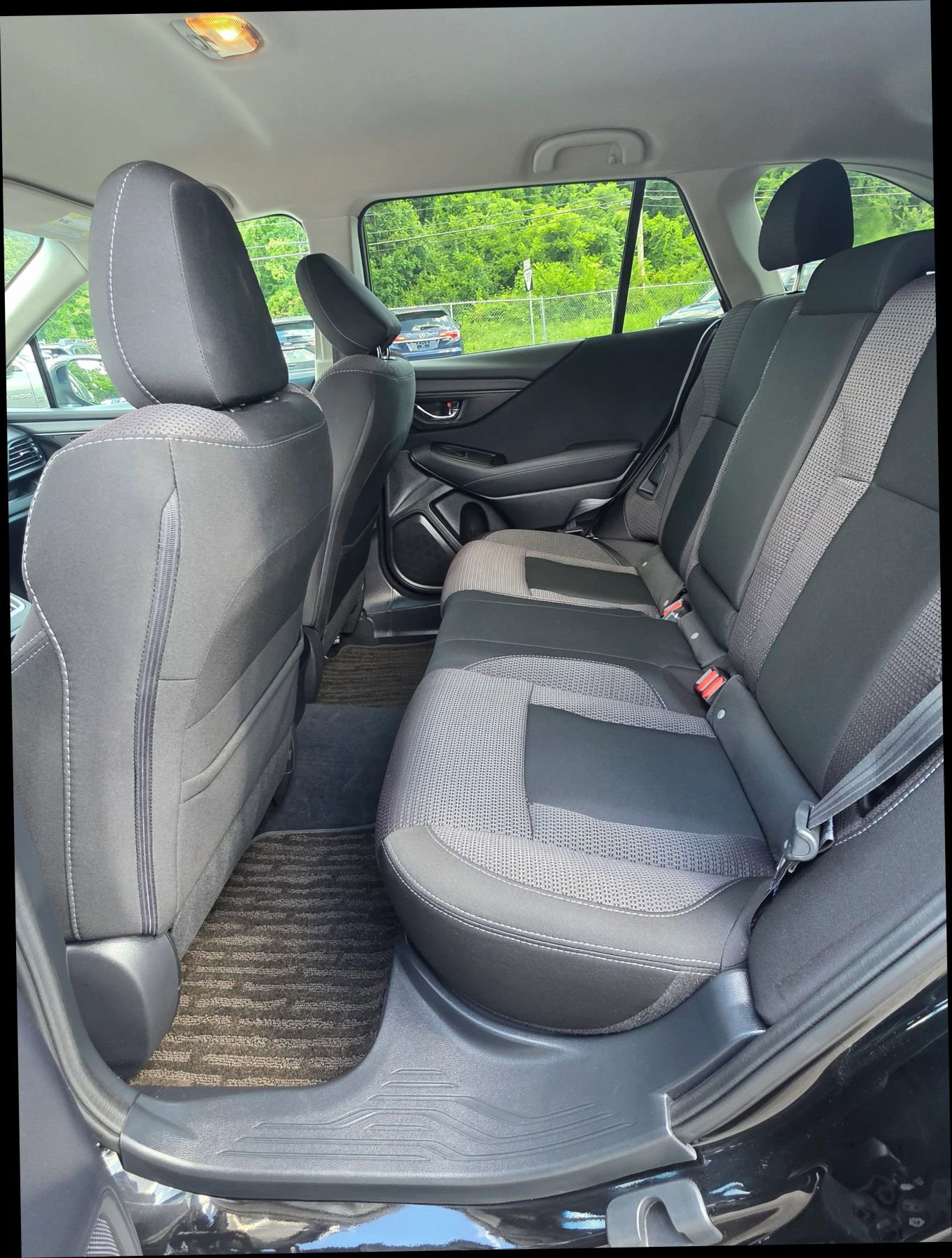 Used 2022 Subaru Outback Premium image 9