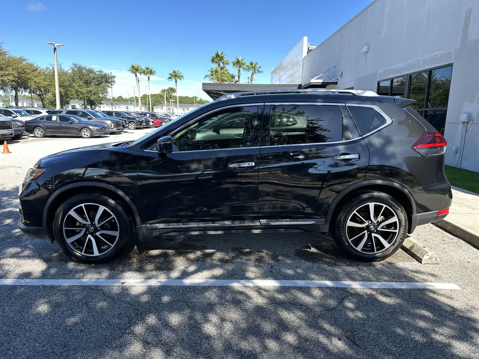 Used 2020 Nissan Rogue SL w/ Premium Package FWD image 5
