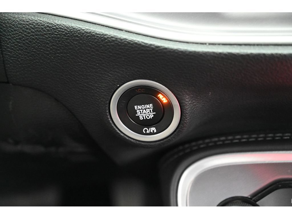 Used 2019 Dodge Challenger SXT w/ Blacktop Package image 29