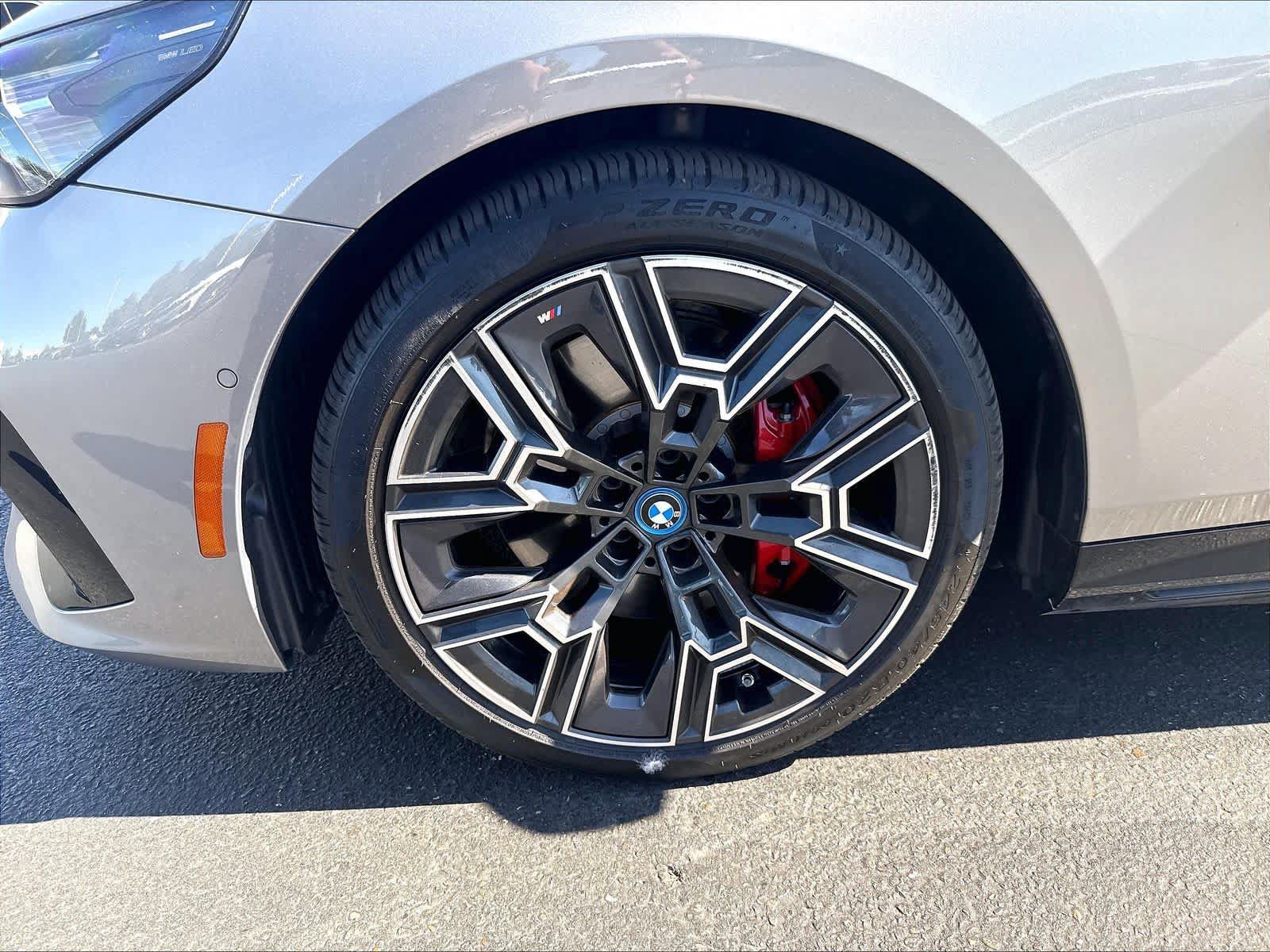Used 2025 BMW i5 xDrive40 w/ Executive Package AWD/4WD image 36