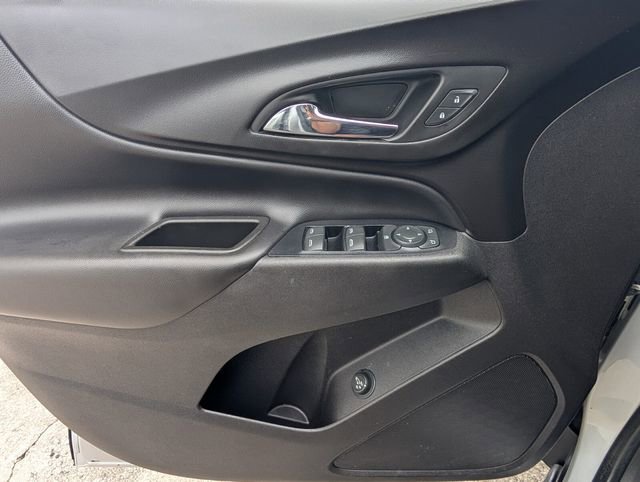 Used 2019 Chevrolet Equinox LT w/ Driver Convenience Package AWD/4WD image 39