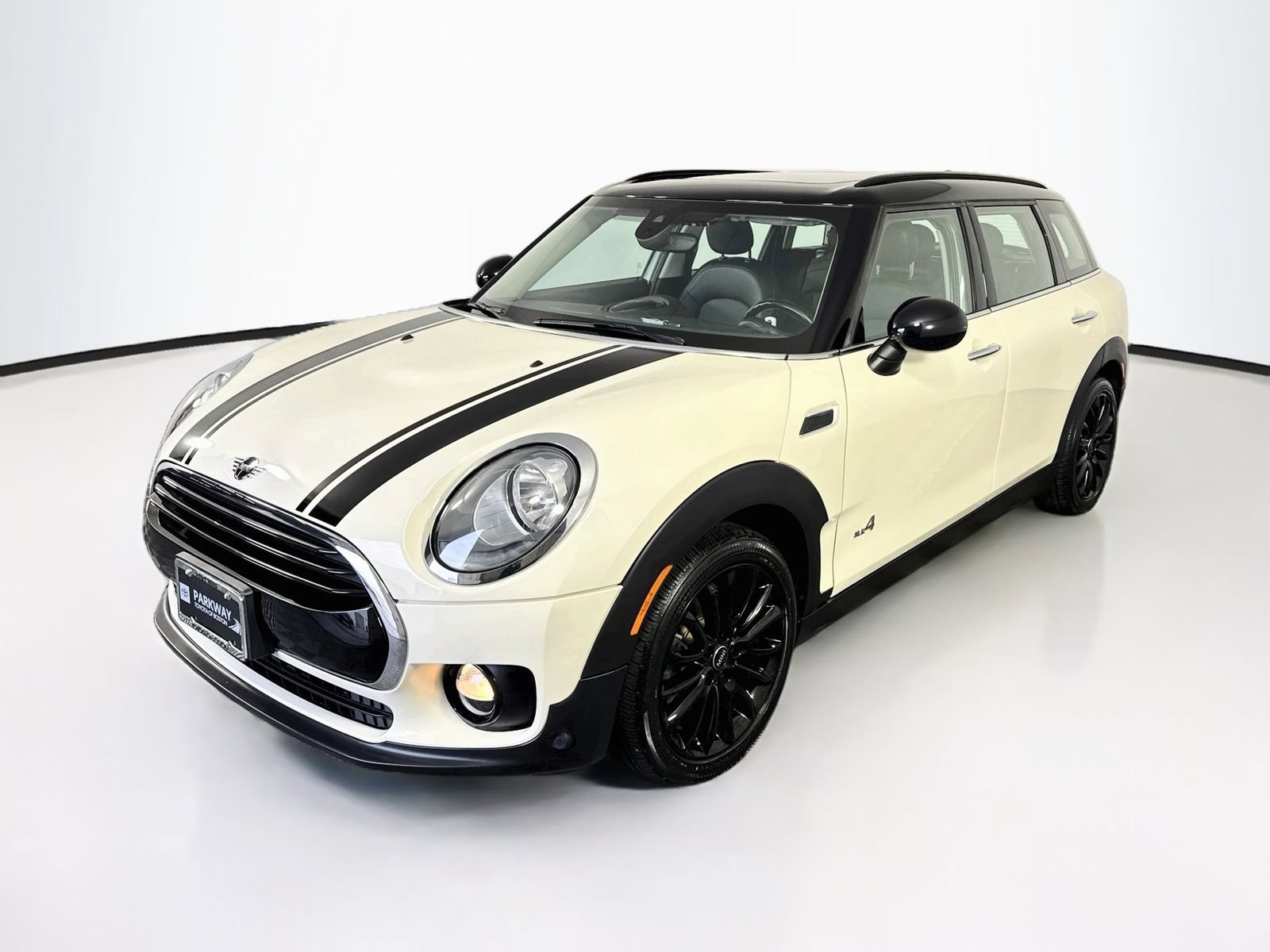 Used 2019 MINI Cooper Clubman ALL4 AWD/4WD image 3