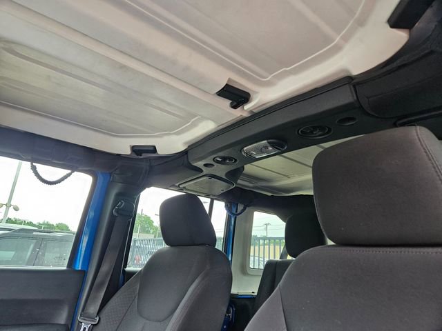 Used 2016 Jeep Wrangler Unlimited Sport w/ Connectivity Group AWD/4WD image 8