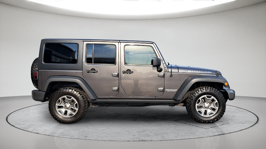 Used 2017 Jeep Wrangler Unlimited Rubicon w/ Connectivity Group AWD/4WD image 2