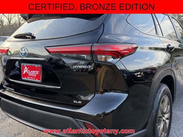 Certified 2023 Toyota Highlander Bronze Edition AWD/4WD image 11