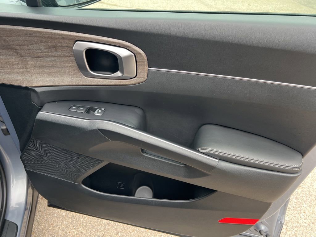 Certified 2023 Kia Sorento S image 21