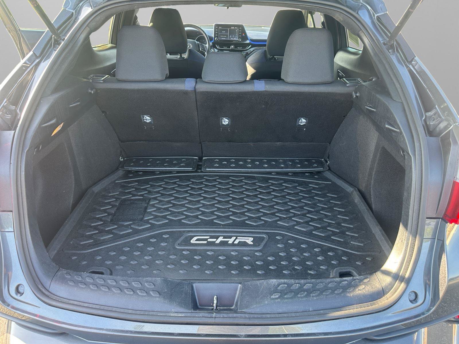 Used 2022 Toyota C-HR XLE FWD image 13