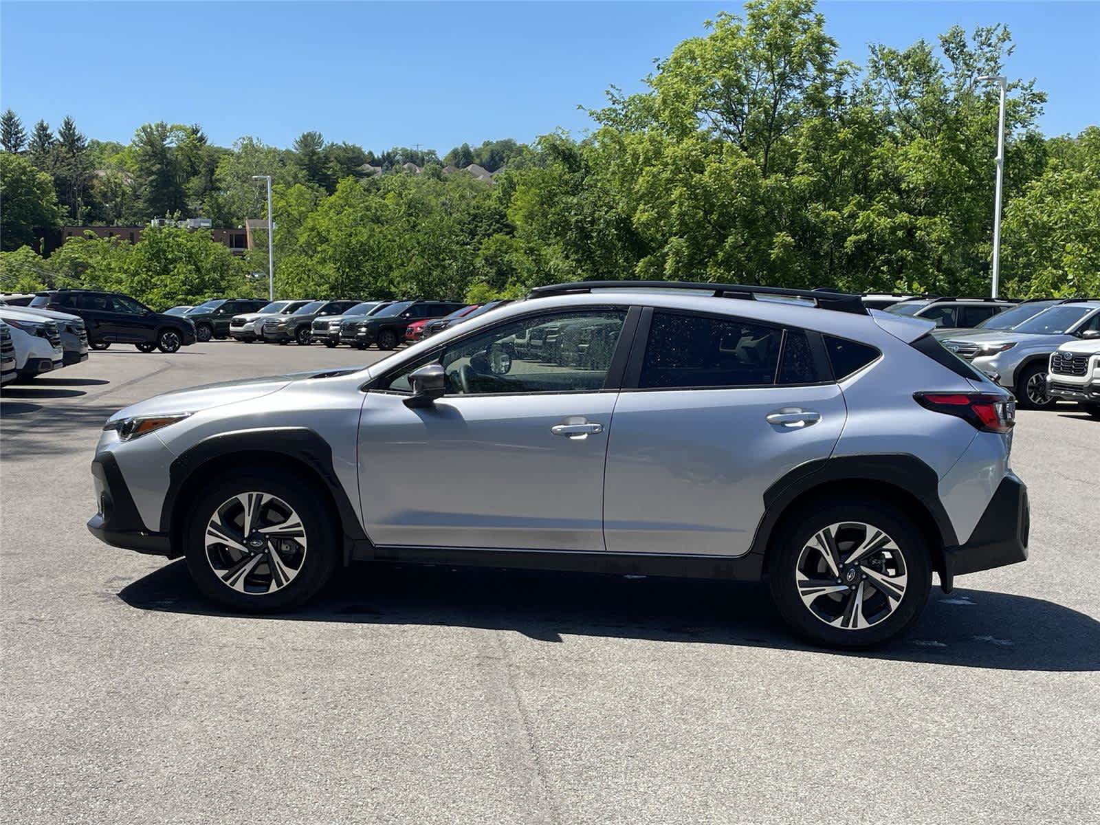 Used 2024 Subaru Crosstrek 2.0i Premium AWD/4WD image 2