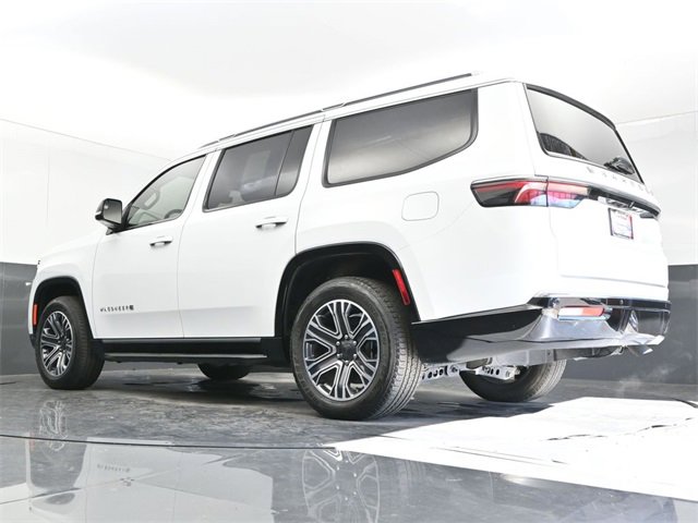 Used 2024 Jeep Wagoneer Base w/ Premium Group I image 24
