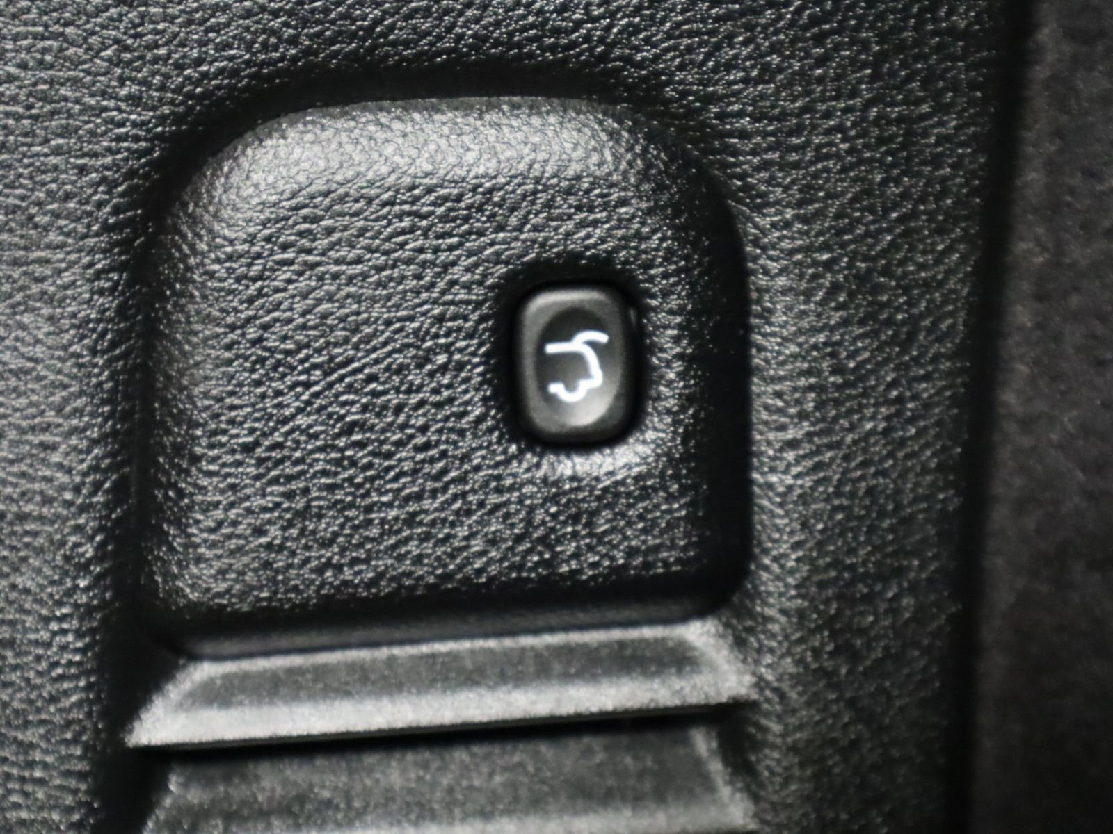 Used 2025 Dodge Durango GT image 16