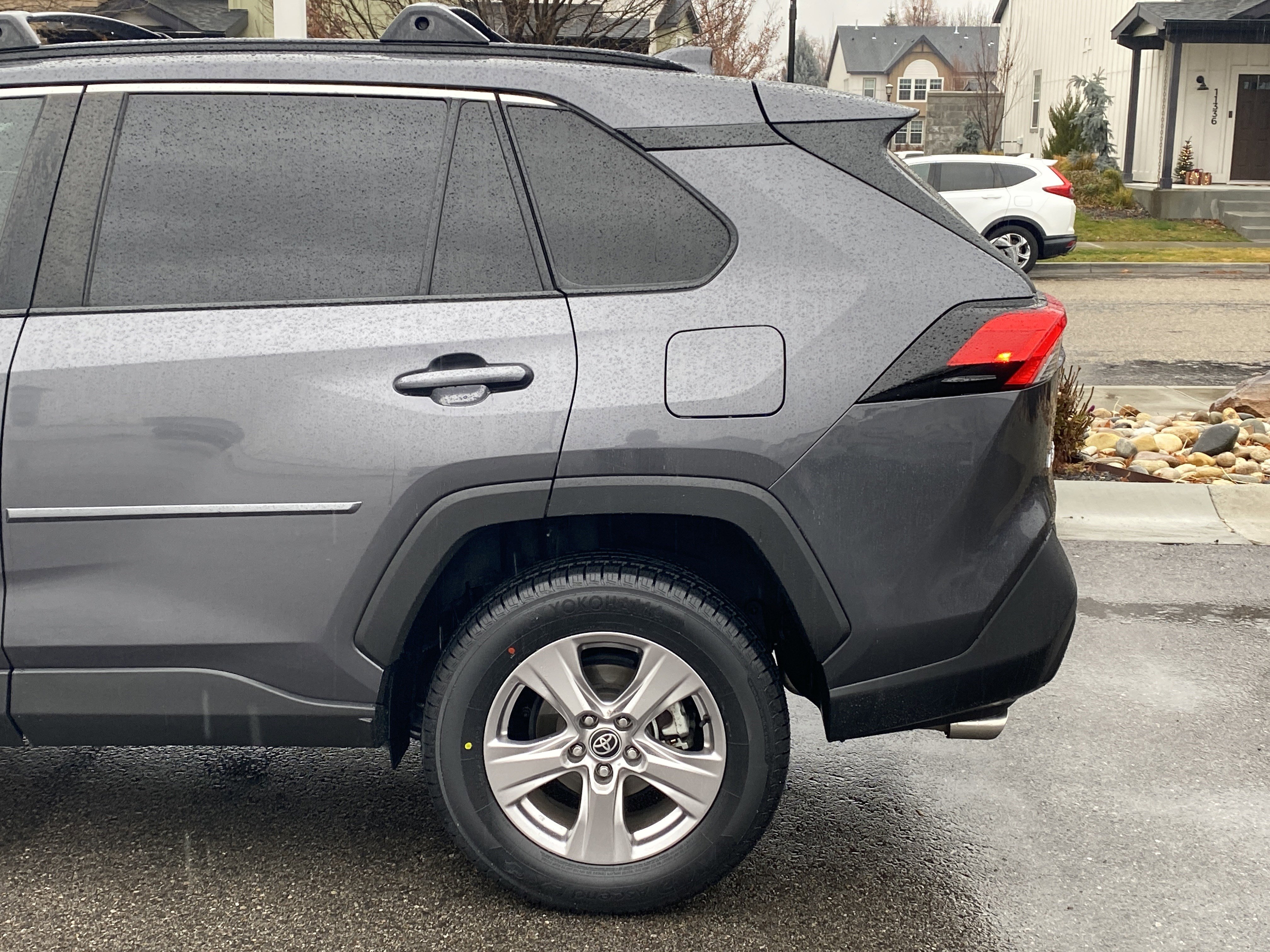 Used 2022 Toyota RAV4 XLE image 4