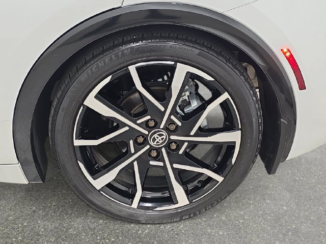 Used 2024 Toyota Prius Prime FWD image 30