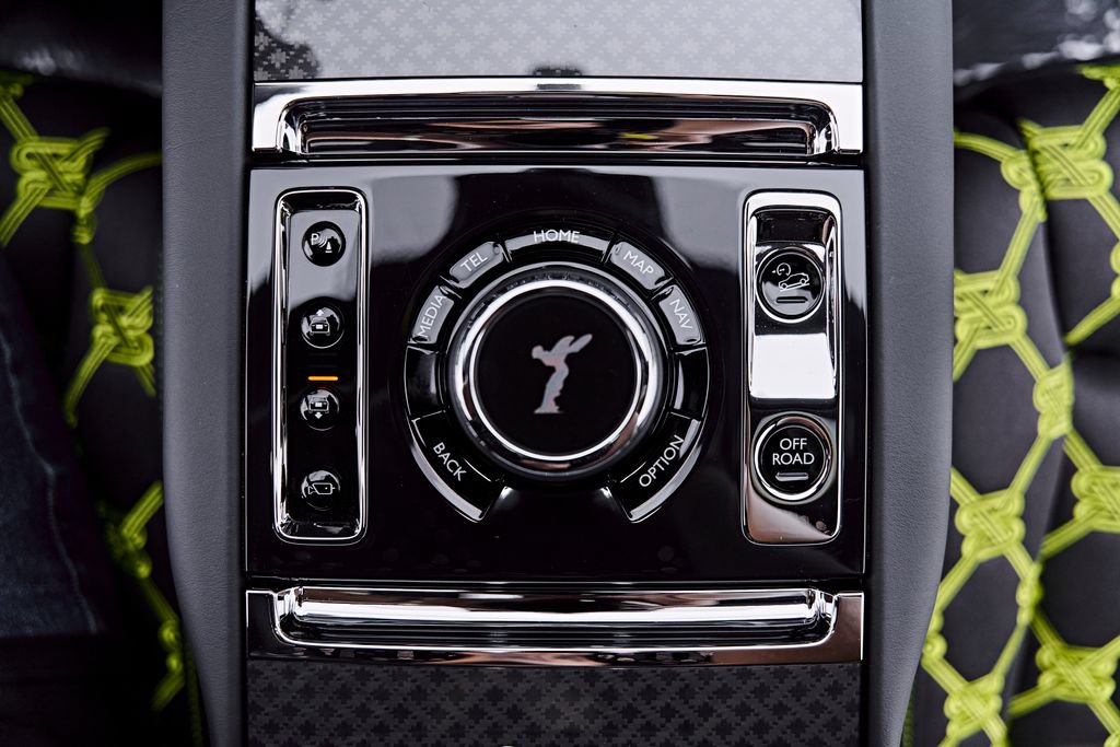 Used 2025 Rolls-Royce Cullinan Black Badge AWD/4WD image 69