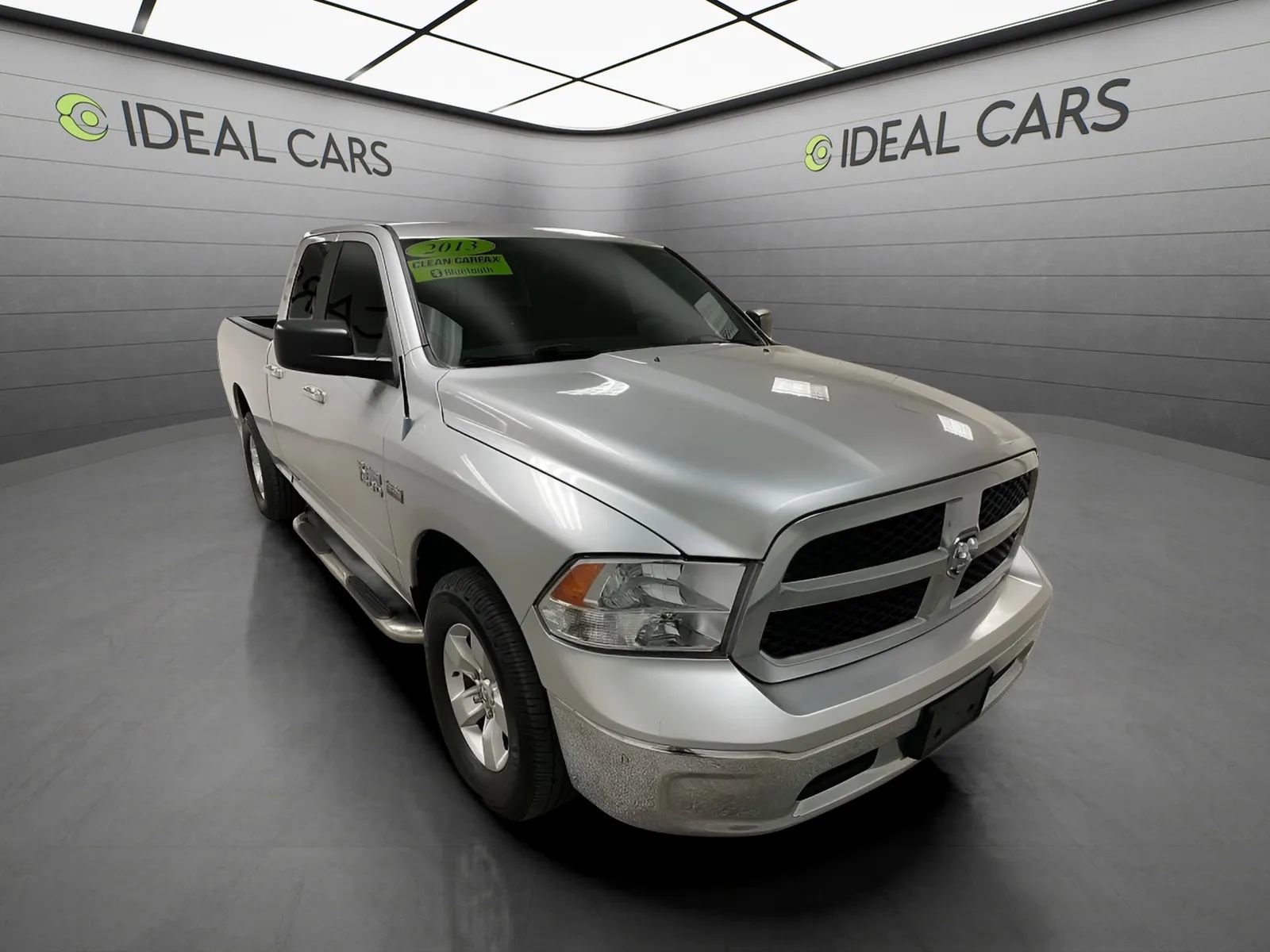Used 2013 RAM 1500 Classic SLT w/ Premium Display Pkg AWD/4WD image 3