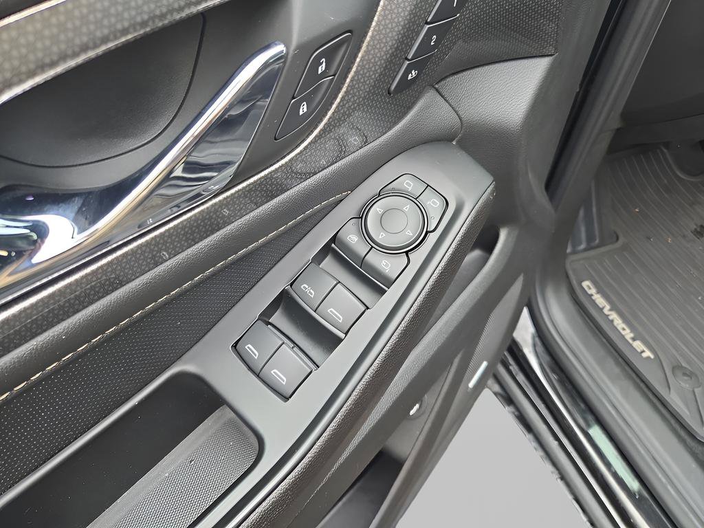 Used 2023 Chevrolet Traverse Premier image 19