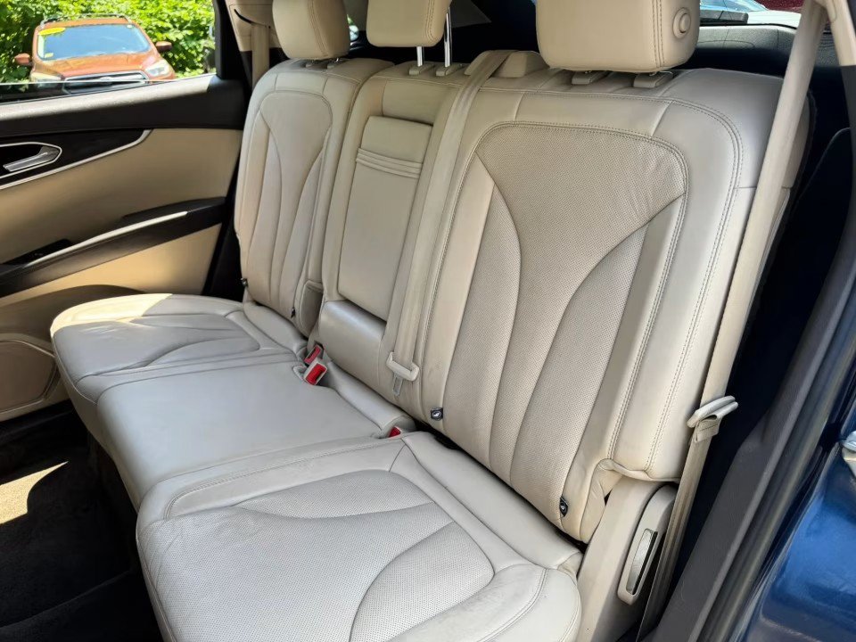 Used 2017 Lincoln MKX Reserve w/ Driver Assistance Package AWD/4WD image 15