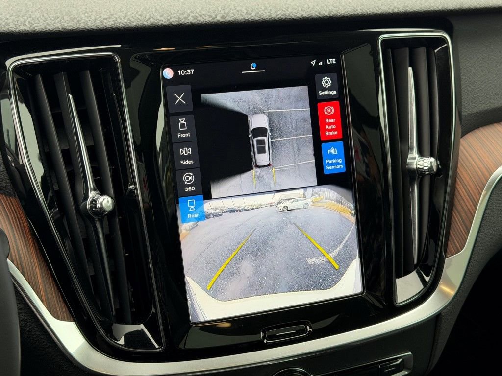 Certified 2025 Volvo V60 B5 Cross Country Plus image 30