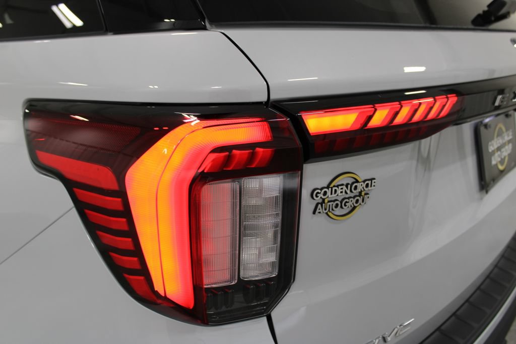 New 2026 Ford Explorer Active RWD image 21
