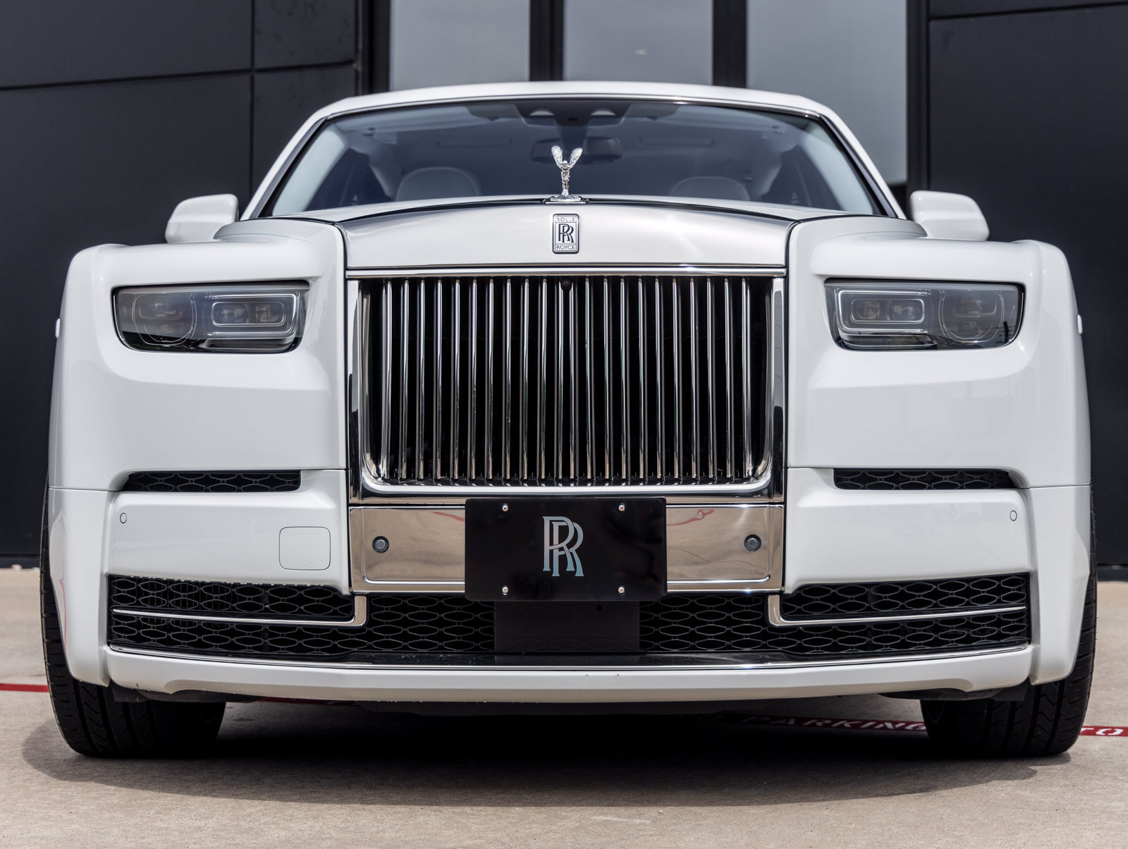 Used 2023 Rolls-Royce Phantom Extended Wheelbase w/ Leather Finishing Pack RWD image 7