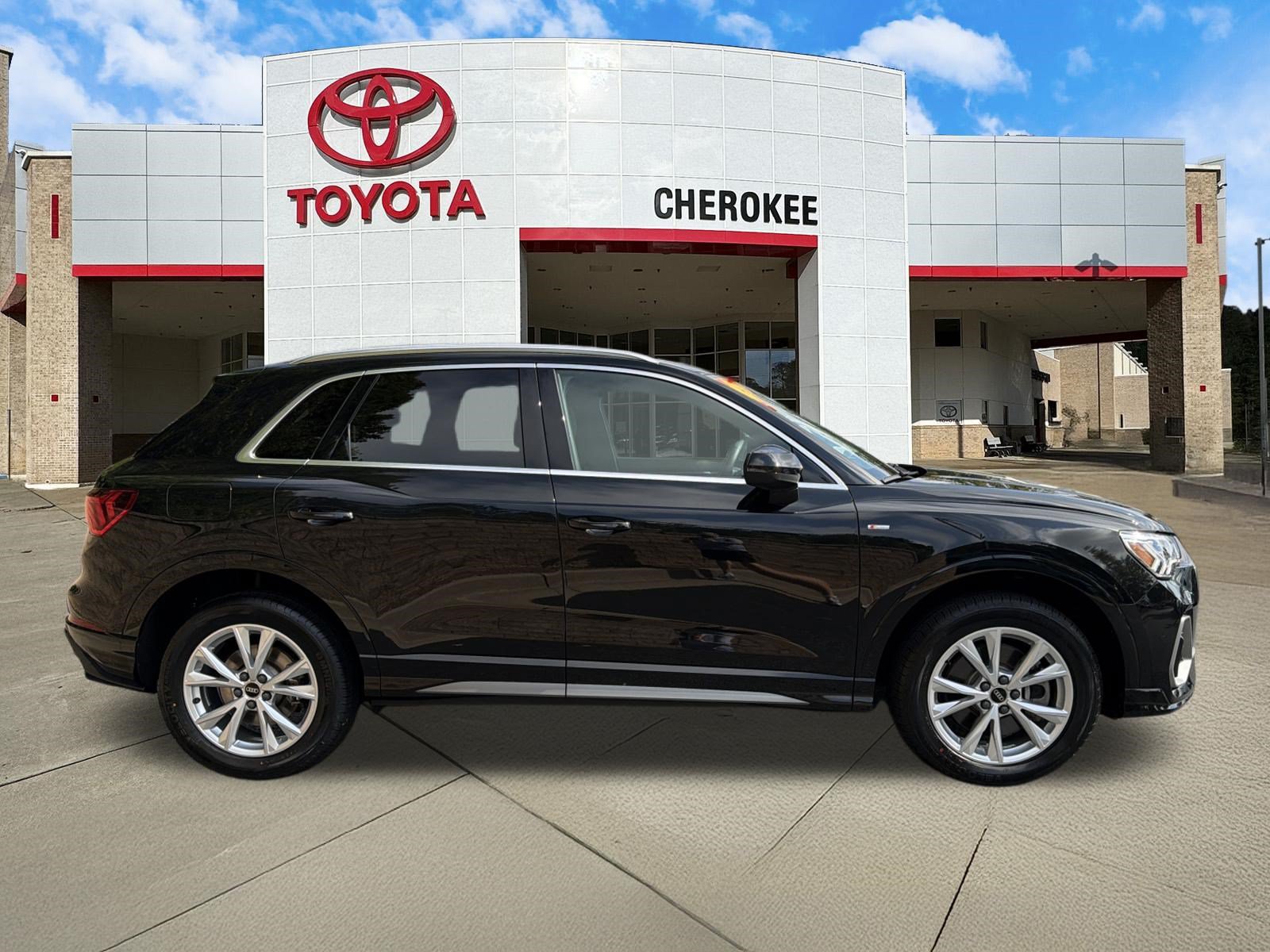 Used 2022 Audi Q3 2.0T Premium Plus w/ Premium Plus Package AWD/4WD image 4