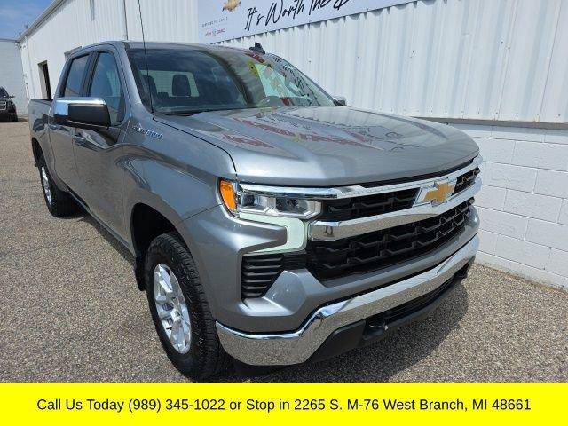 Used 2023 Chevrolet Silverado 1500 LT AWD/4WD image 4