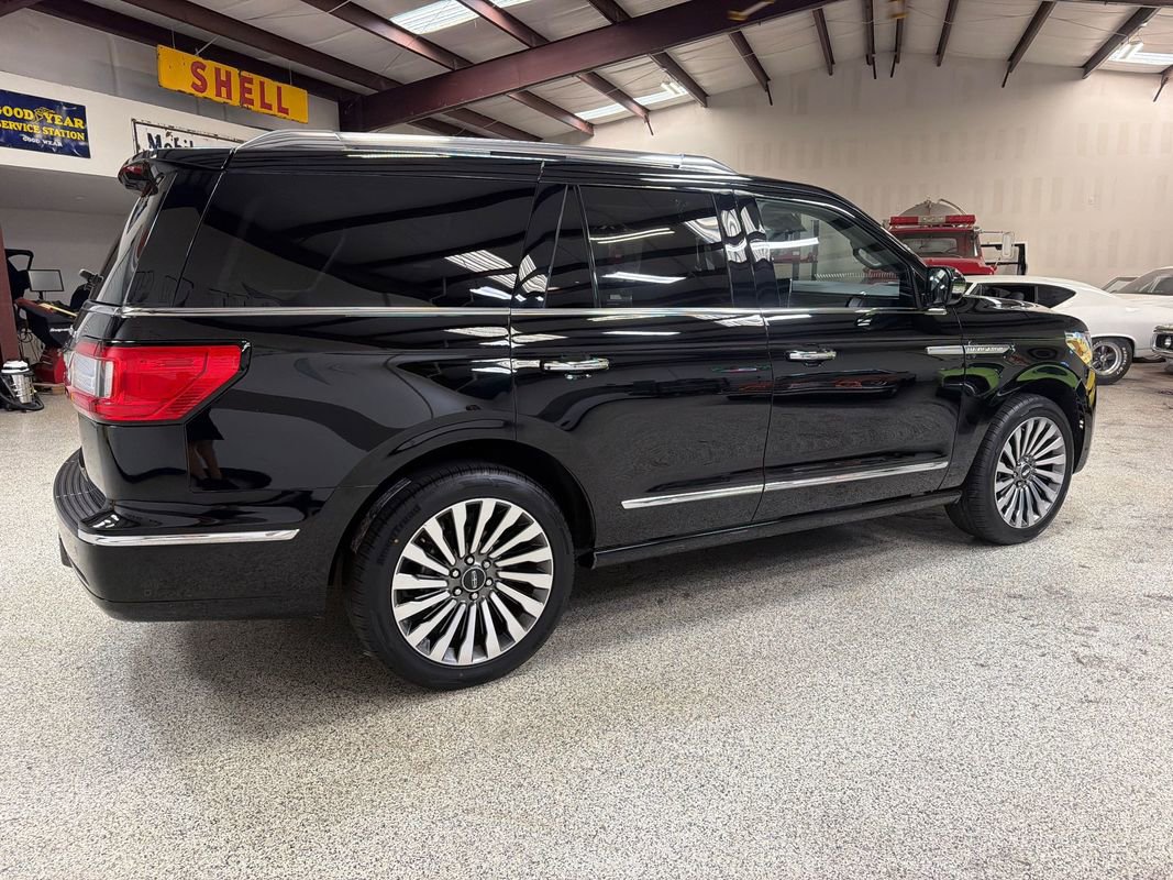 Used 2018 Lincoln Navigator Reserve w/ Technology Package AWD/4WD image 8