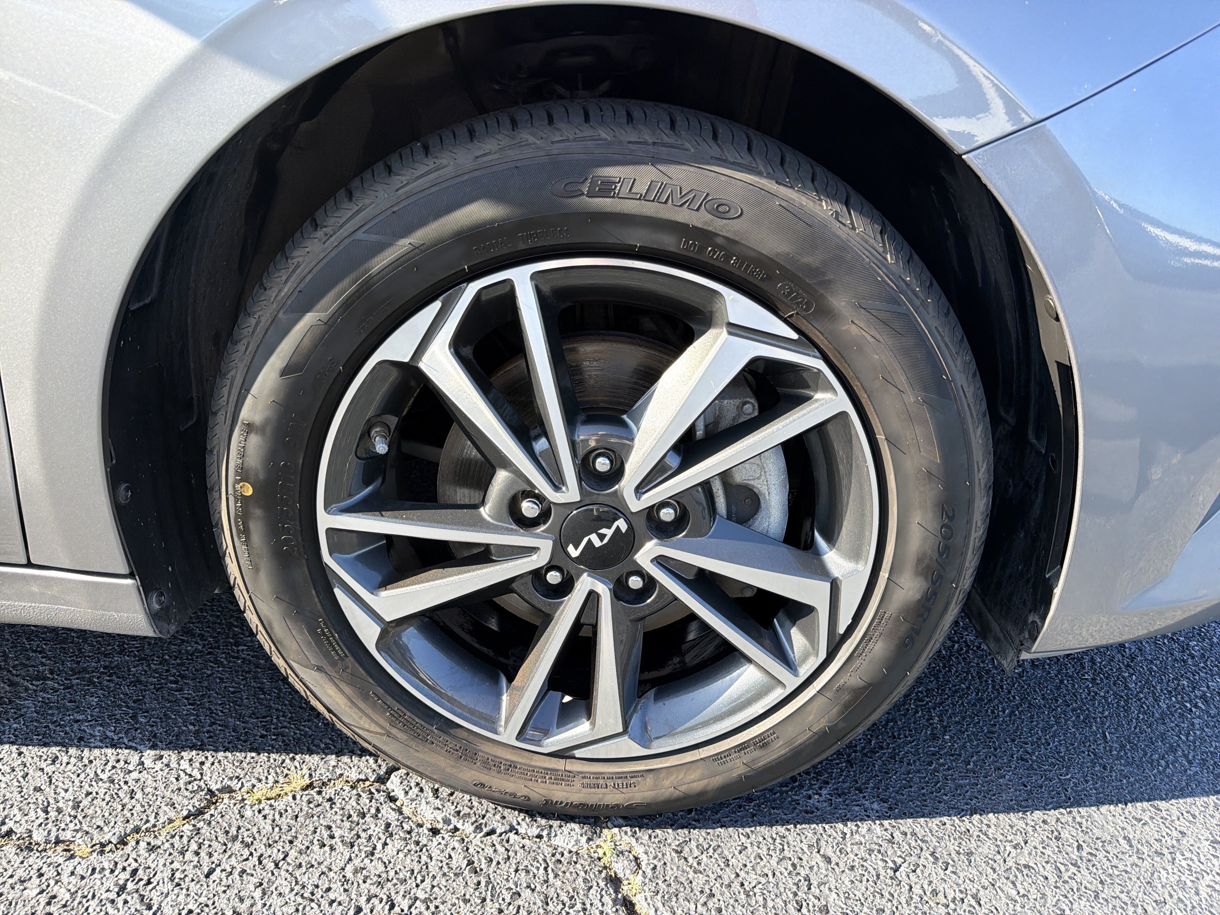 Used 2024 Kia Forte LXS FWD image 25