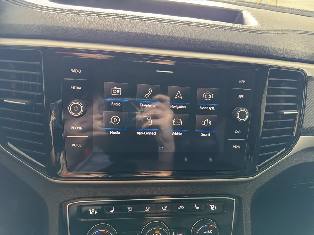 Certified 2023 Volkswagen Atlas Cross Sport SEL R-Line AWD/4WD image 17