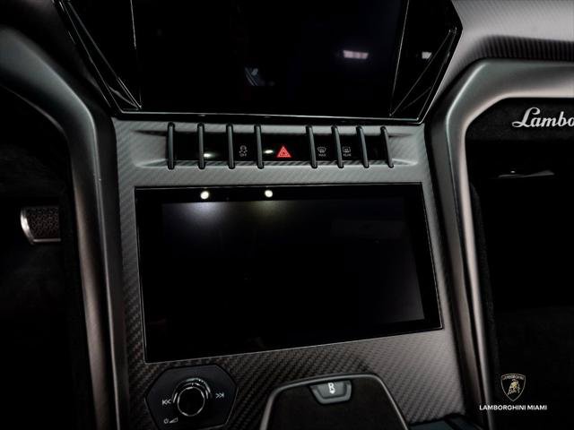 Used 2024 Lamborghini Urus Performante AWD/4WD image 35