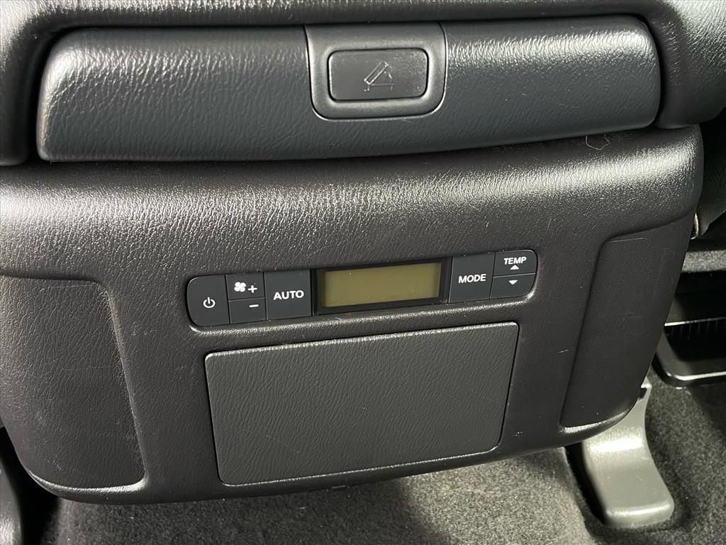 Used 2024 Nissan Armada SL w/ Captain's Chairs Package image 25