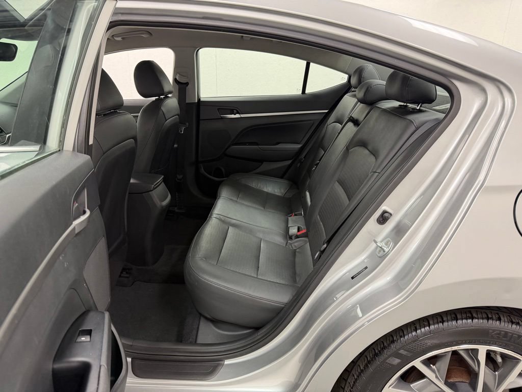 Used 2020 Hyundai Elantra Limited w/ Cargo Package (C1) FWD image 15