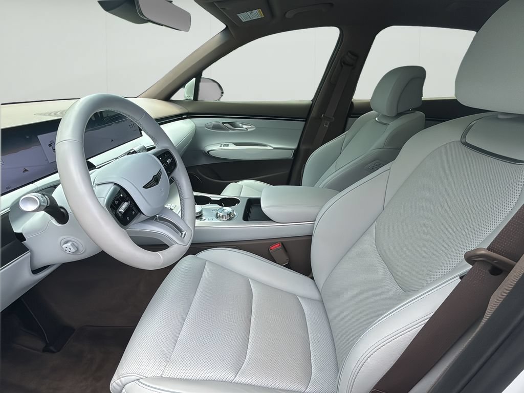Certified 2026 Genesis GV70 2.5T Advanced AWD/4WD image 14