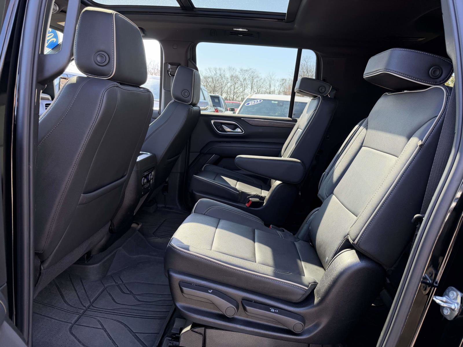 Certified 2024 Chevrolet Suburban Premier AWD/4WD image 15