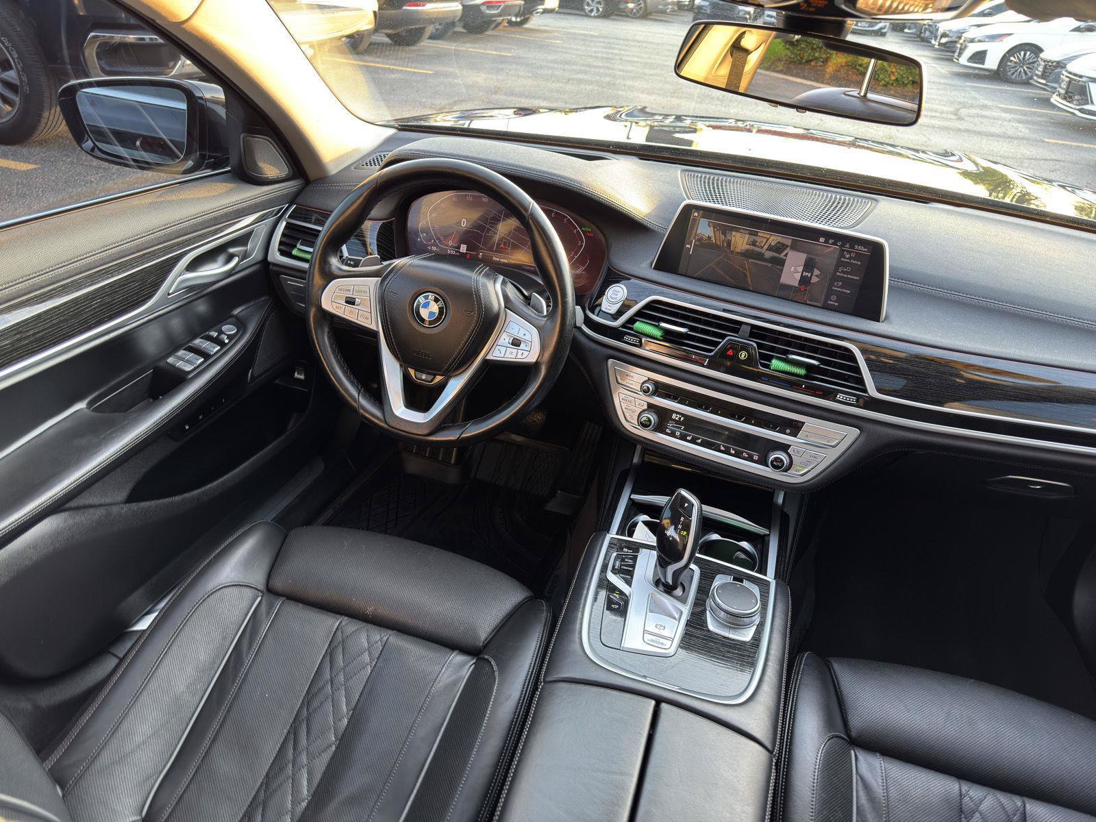 Used 2022 BMW 740i xDrive w/ Premium Package AWD/4WD image 32