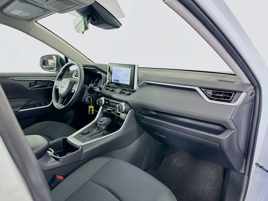 Certified 2025 Toyota RAV4 LE image 28