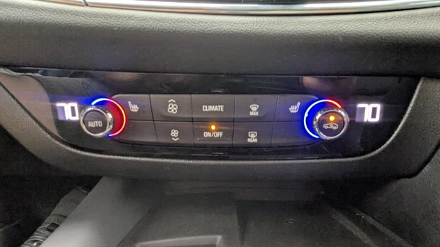 Certified 2024 Buick Enclave Essence FWD image 18
