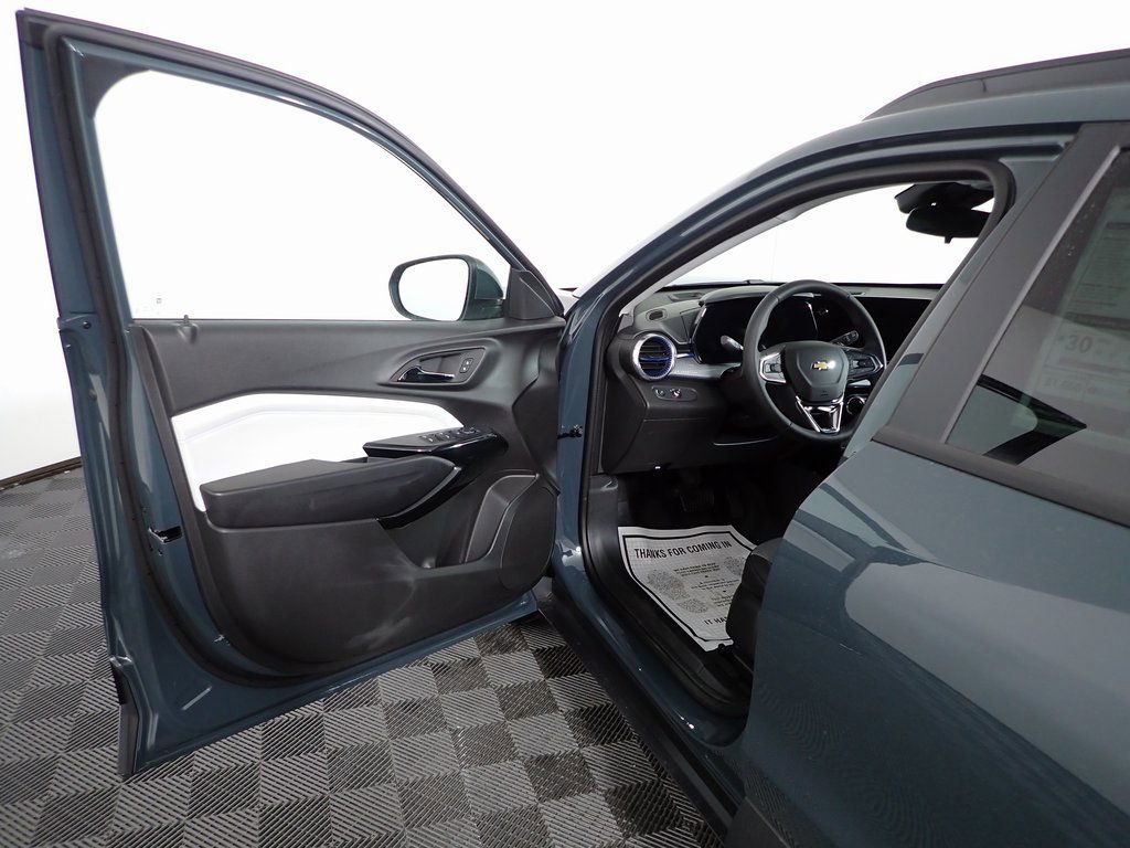 New 2026 Chevrolet Trax LT w/ LT Convenience Package image 15