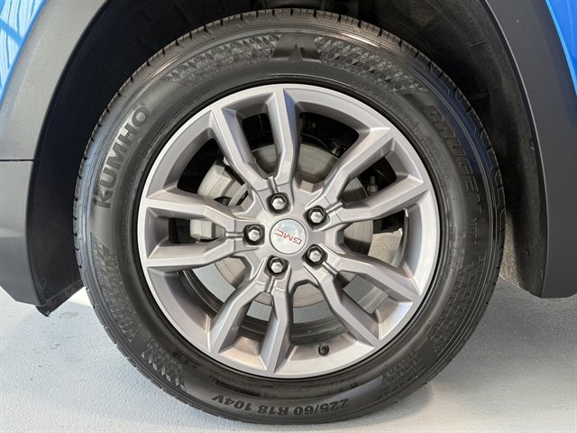 Used 2024 GMC Terrain SLT image 45