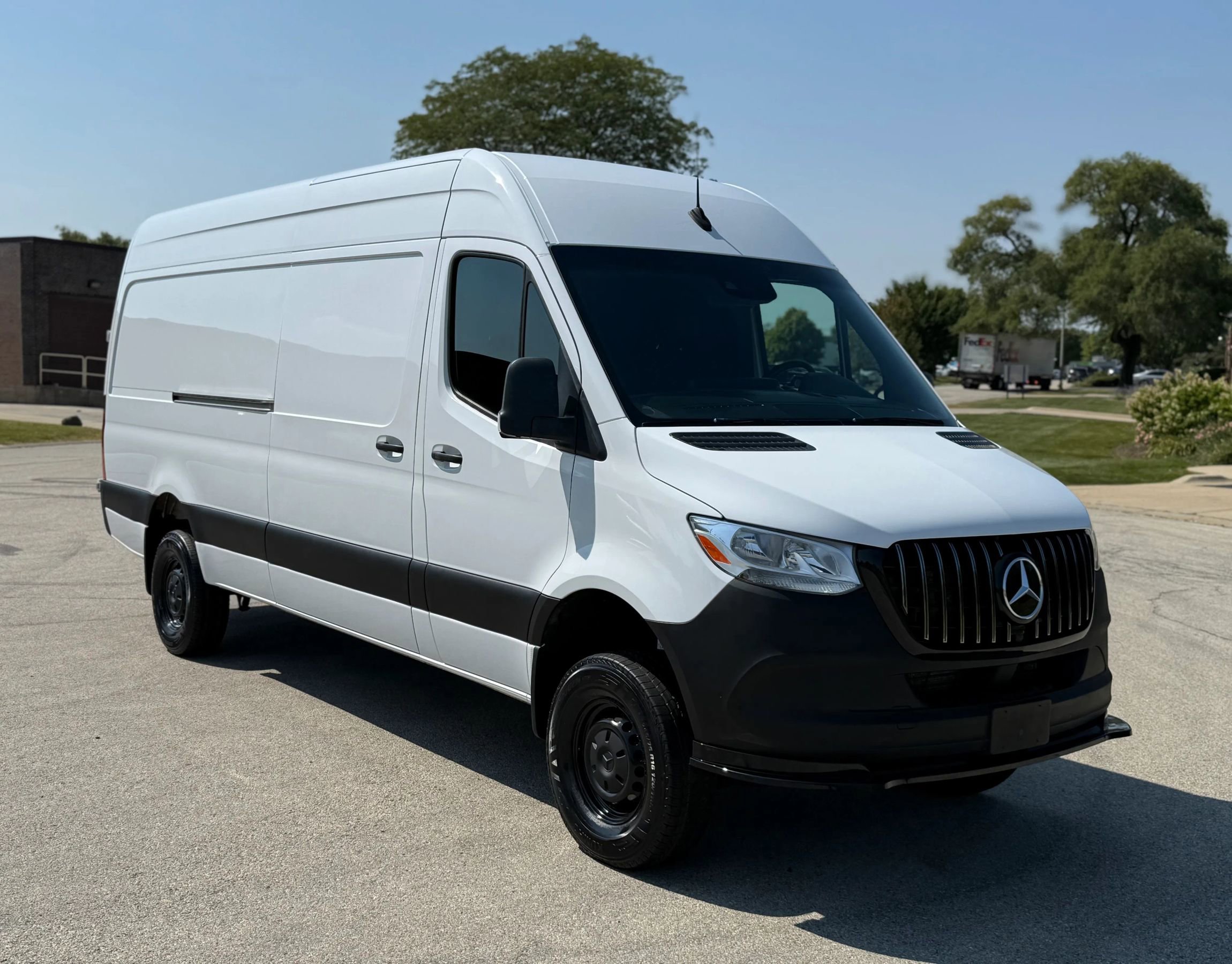 Used 2024 Mercedes-Benz Sprinter 2500 image 1